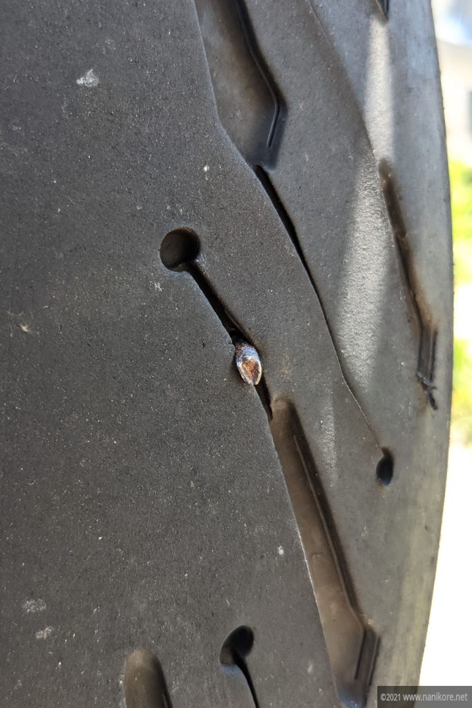 Embedded object in tyre